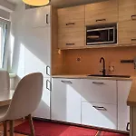 דירה Gorgeous In With Wifi מדולין